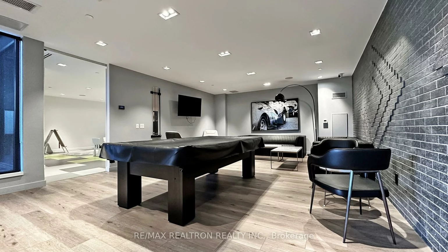 7, Smith, Stonegate-Queensway, Toronto