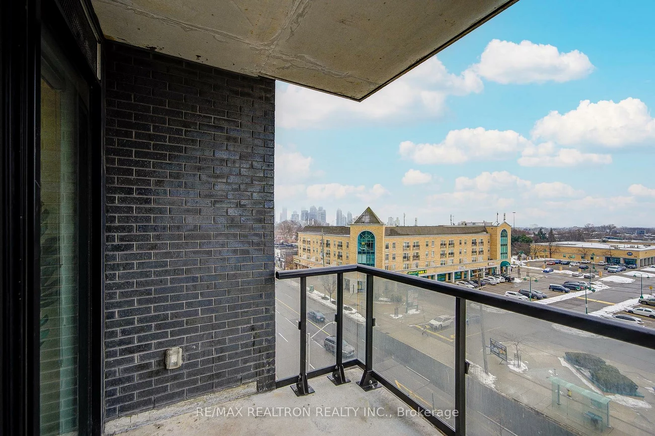 7, Smith, Stonegate-Queensway, Toronto