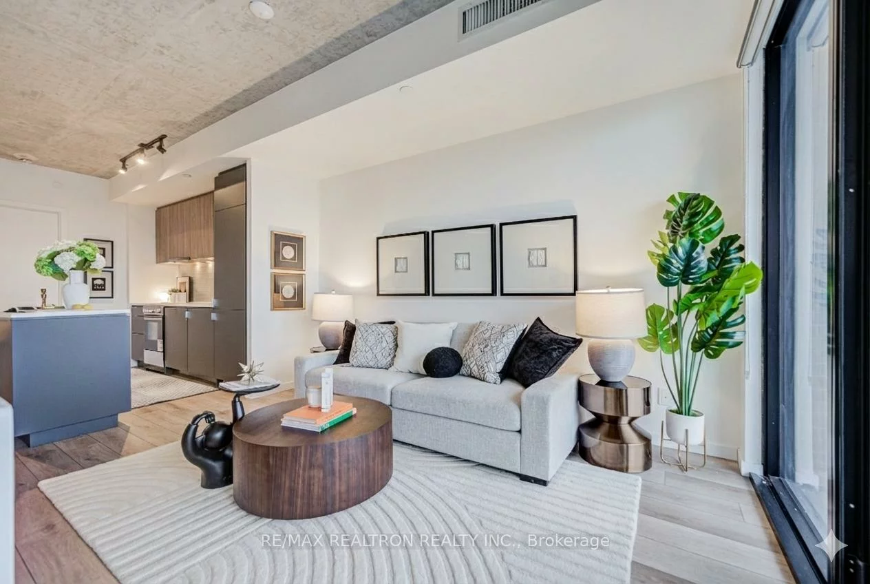 7, Smith, Stonegate-Queensway, Toronto