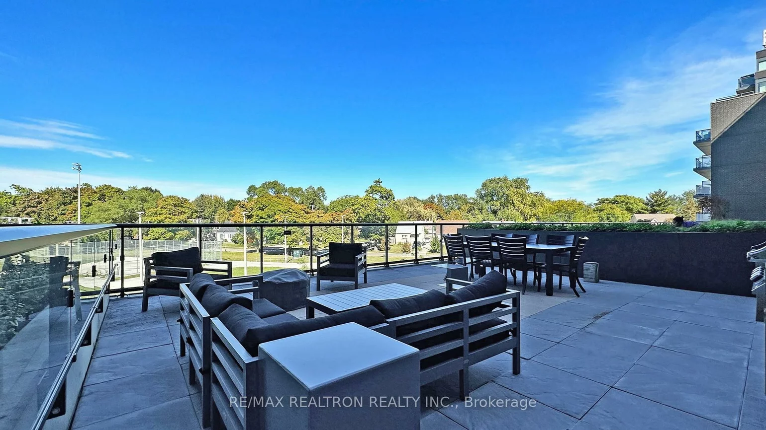 7, Smith, Stonegate-Queensway, Toronto