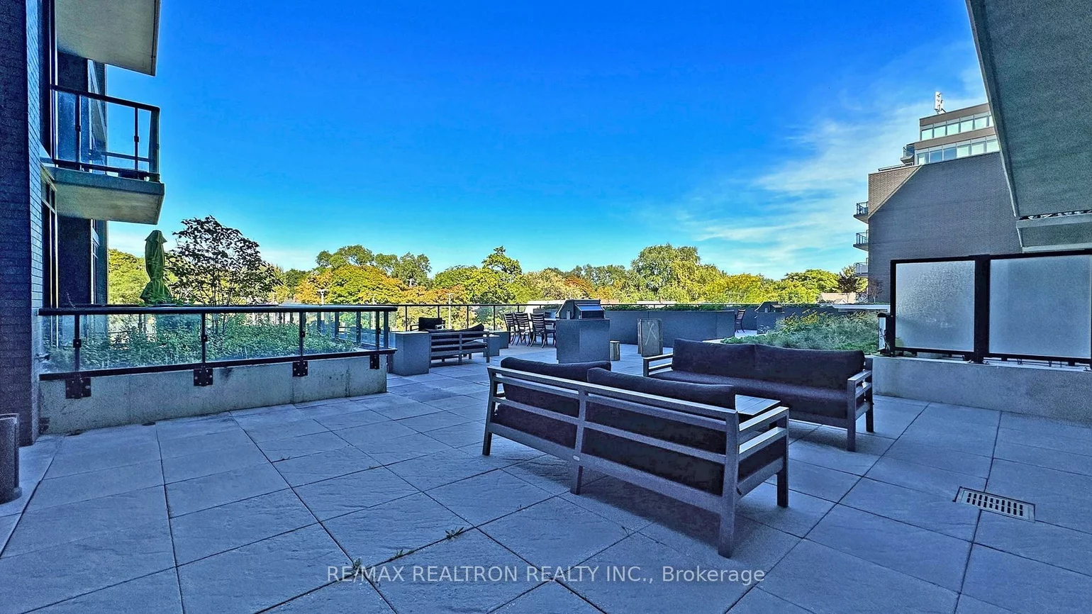 7, Smith, Stonegate-Queensway, Toronto