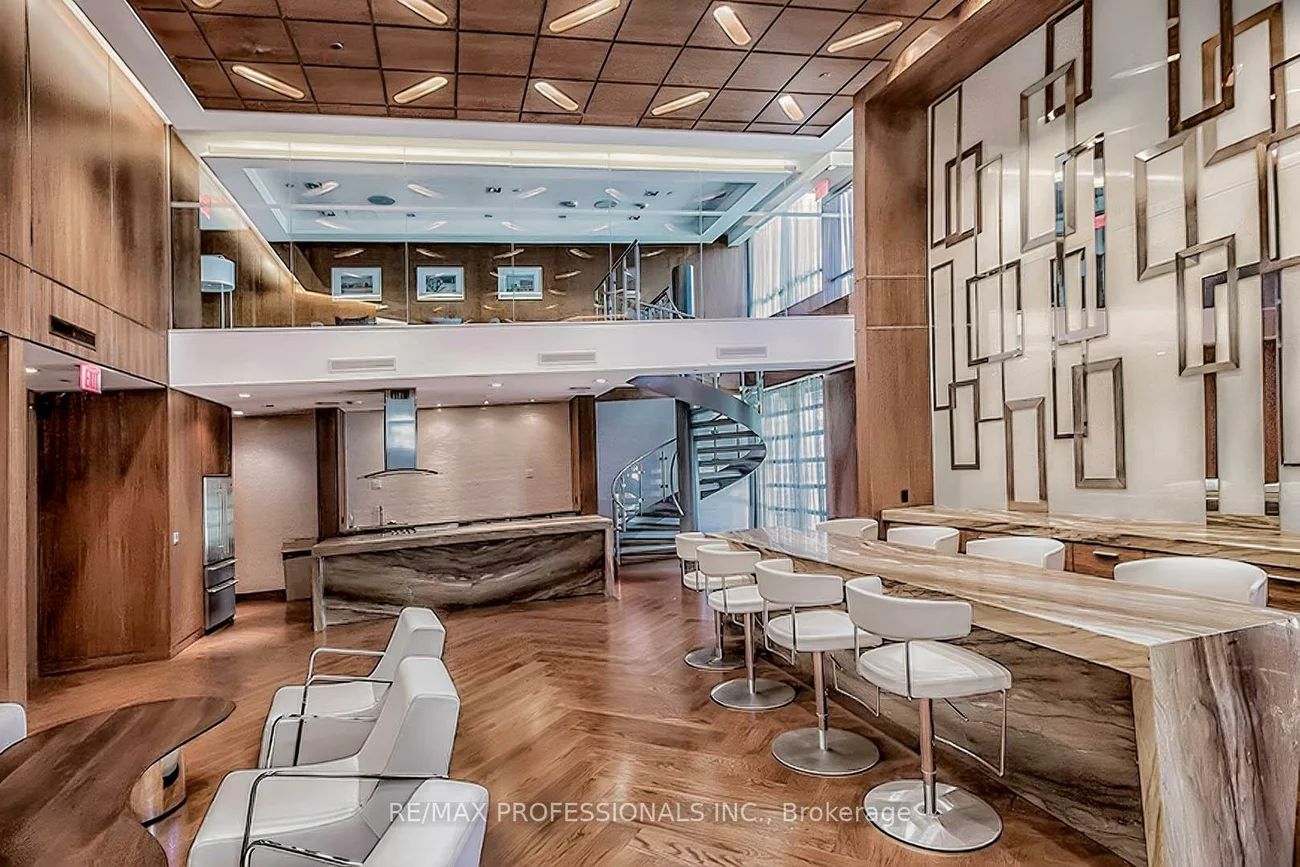 215, Sherway Gardens, Islington-City Centre West, Toronto