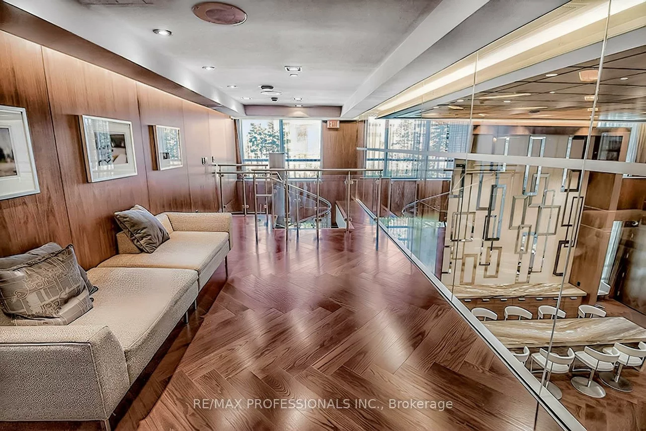 215, Sherway Gardens, Islington-City Centre West, Toronto