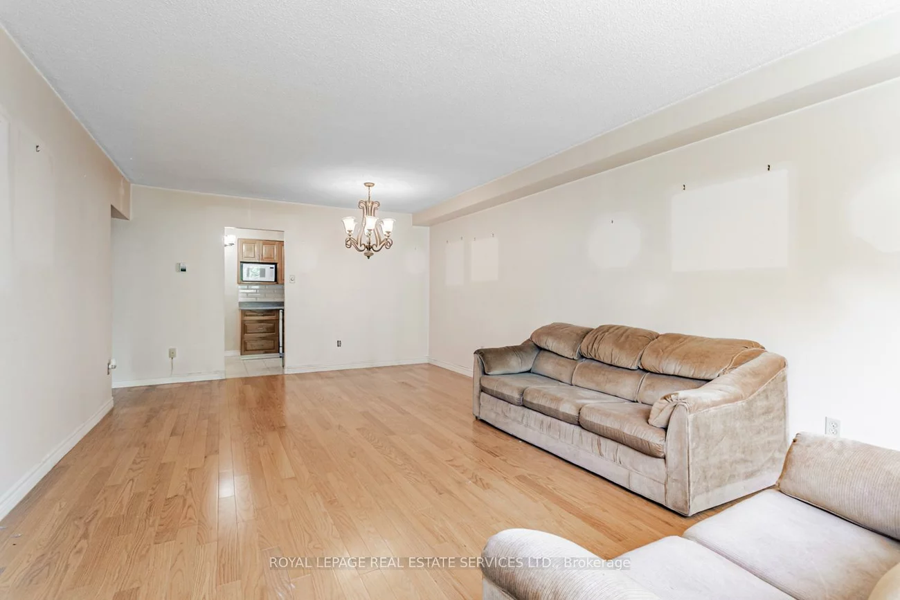 45, Southport, High Park-Swansea, Toronto