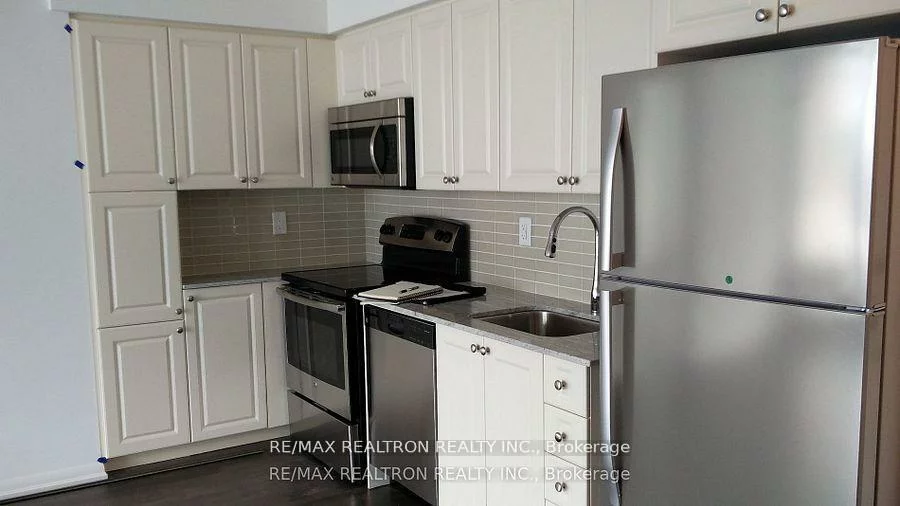 830, Lawrence, Yorkdale-Glen Park, Toronto