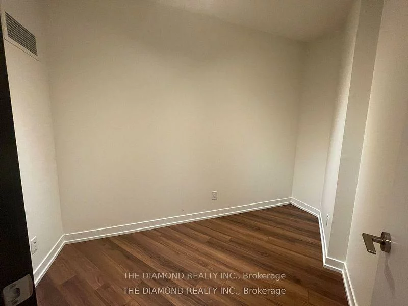 5101, Dundas, Islington-City Centre West, Toronto