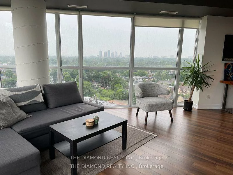 5101, Dundas, Islington-City Centre West, Toronto