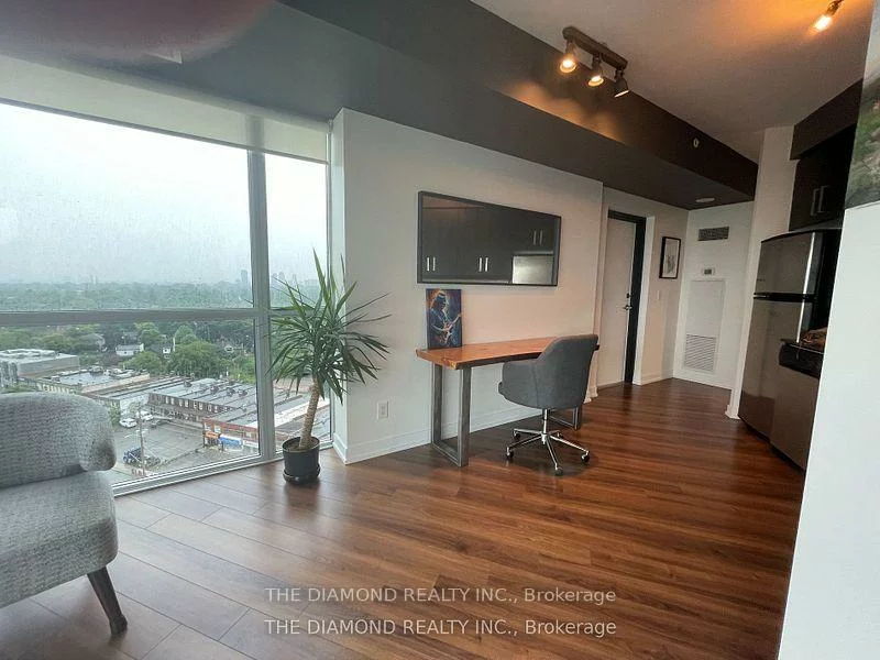 5101, Dundas, Islington-City Centre West, Toronto