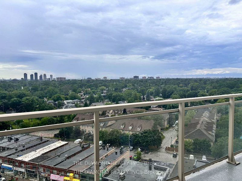 5101, Dundas, Islington-City Centre West, Toronto