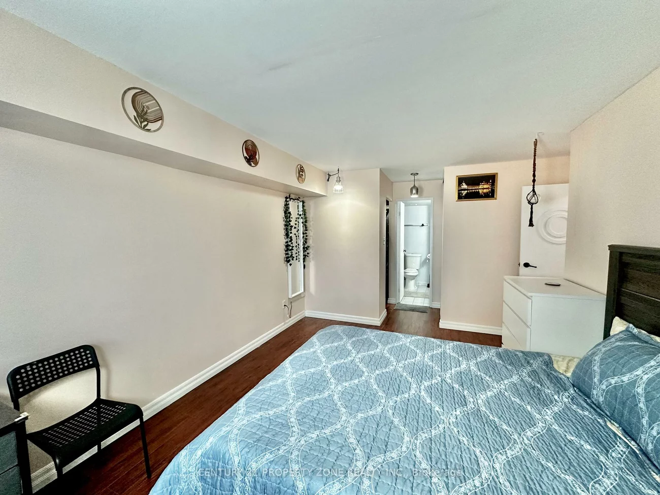 3, Rowntree, Mount Olive-Silverstone-Jamestown, Toronto