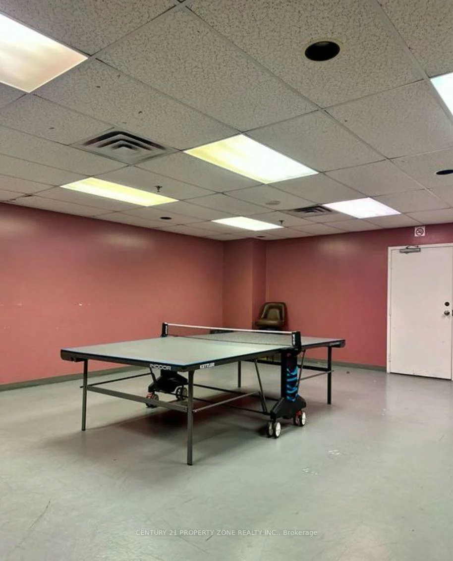 3, Rowntree, Mount Olive-Silverstone-Jamestown, Toronto