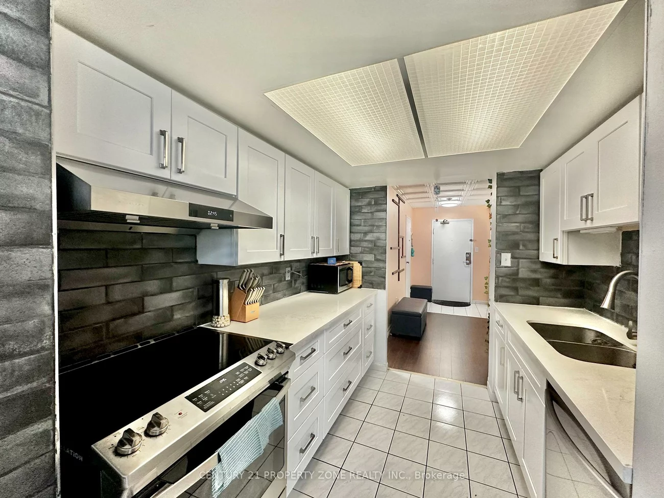 3, Rowntree, Mount Olive-Silverstone-Jamestown, Toronto