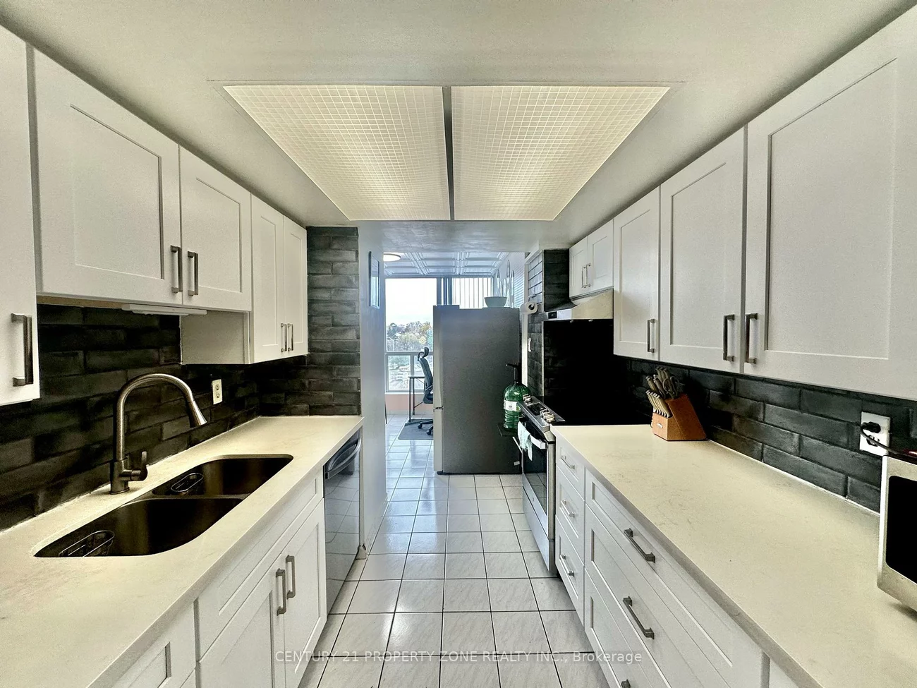 3, Rowntree, Mount Olive-Silverstone-Jamestown, Toronto