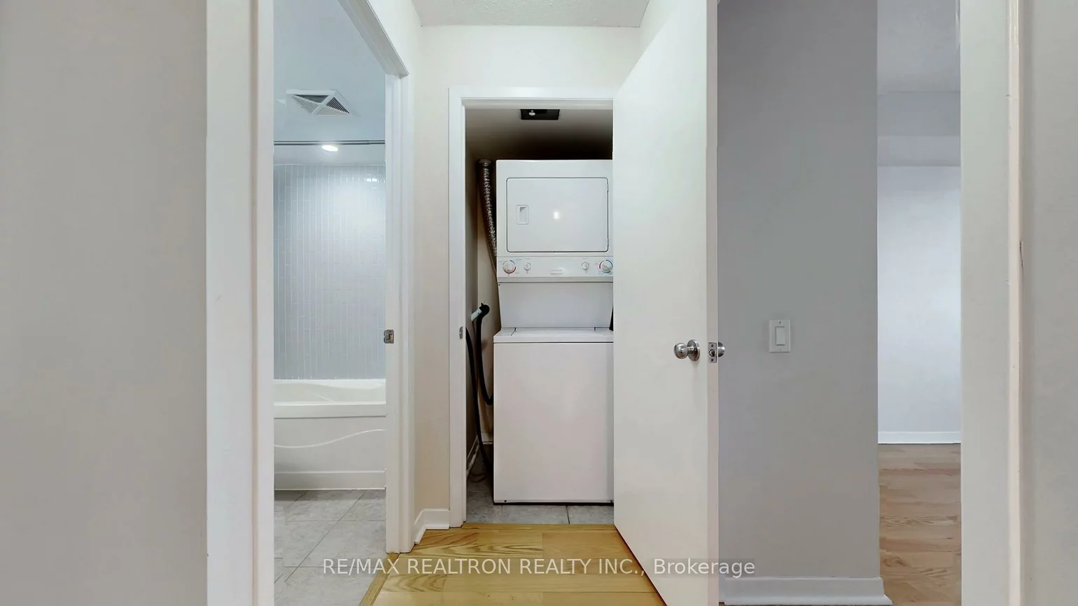 1050, The Queensway, Islington-City Centre West, Toronto