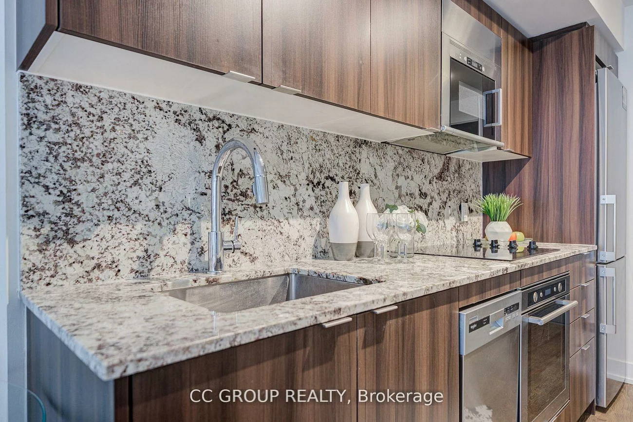 5, Mabelle, Islington-City Centre West, Toronto