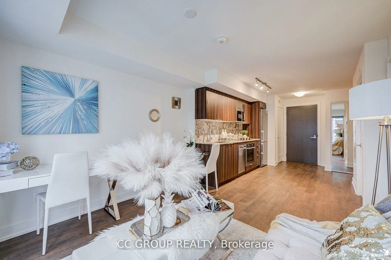 5, Mabelle, Islington-City Centre West, Toronto