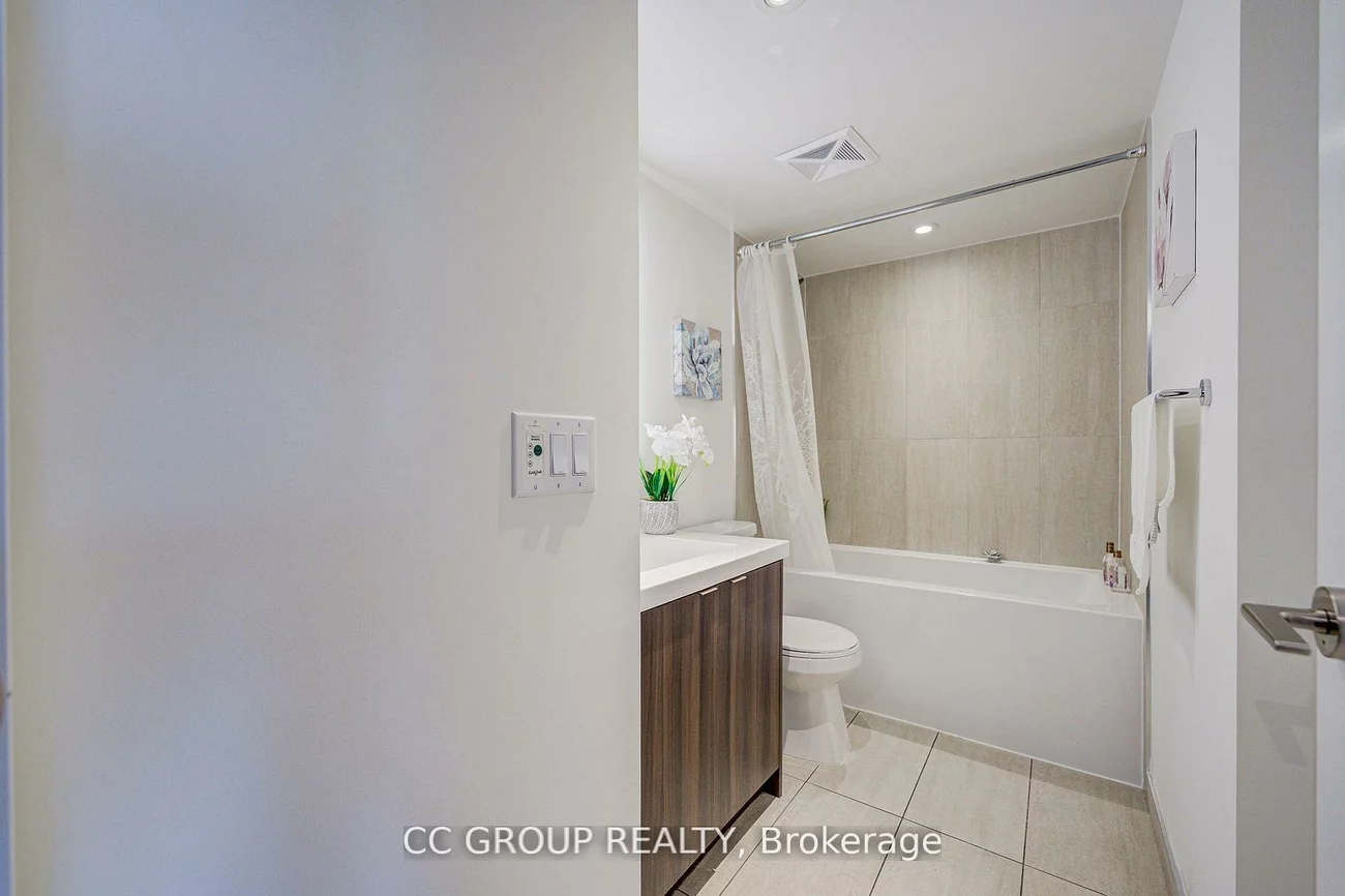 5, Mabelle, Islington-City Centre West, Toronto