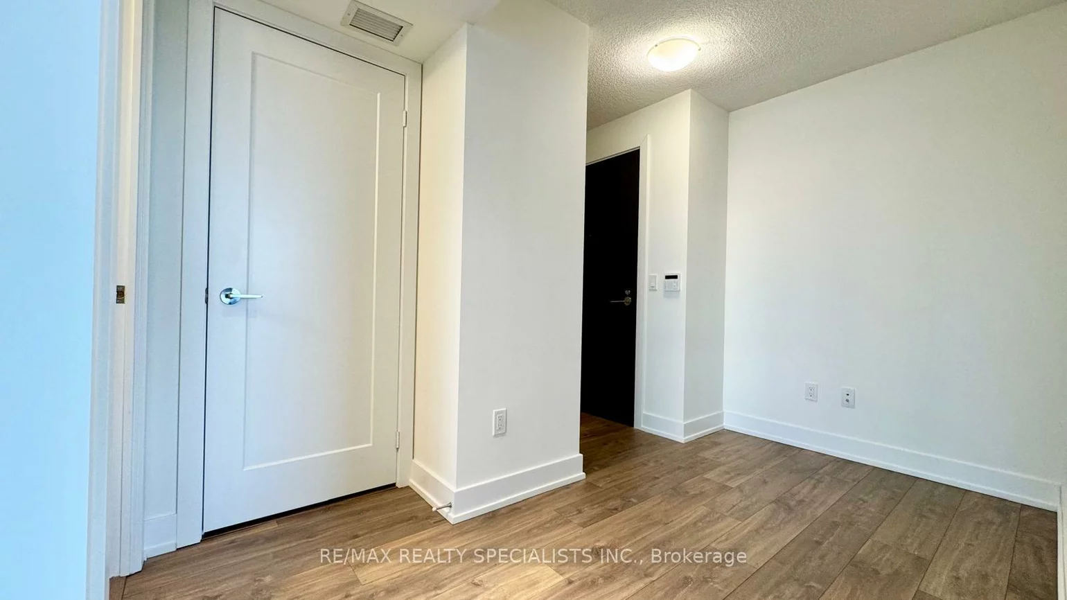 7, MABELLE, Islington-City Centre West, Toronto