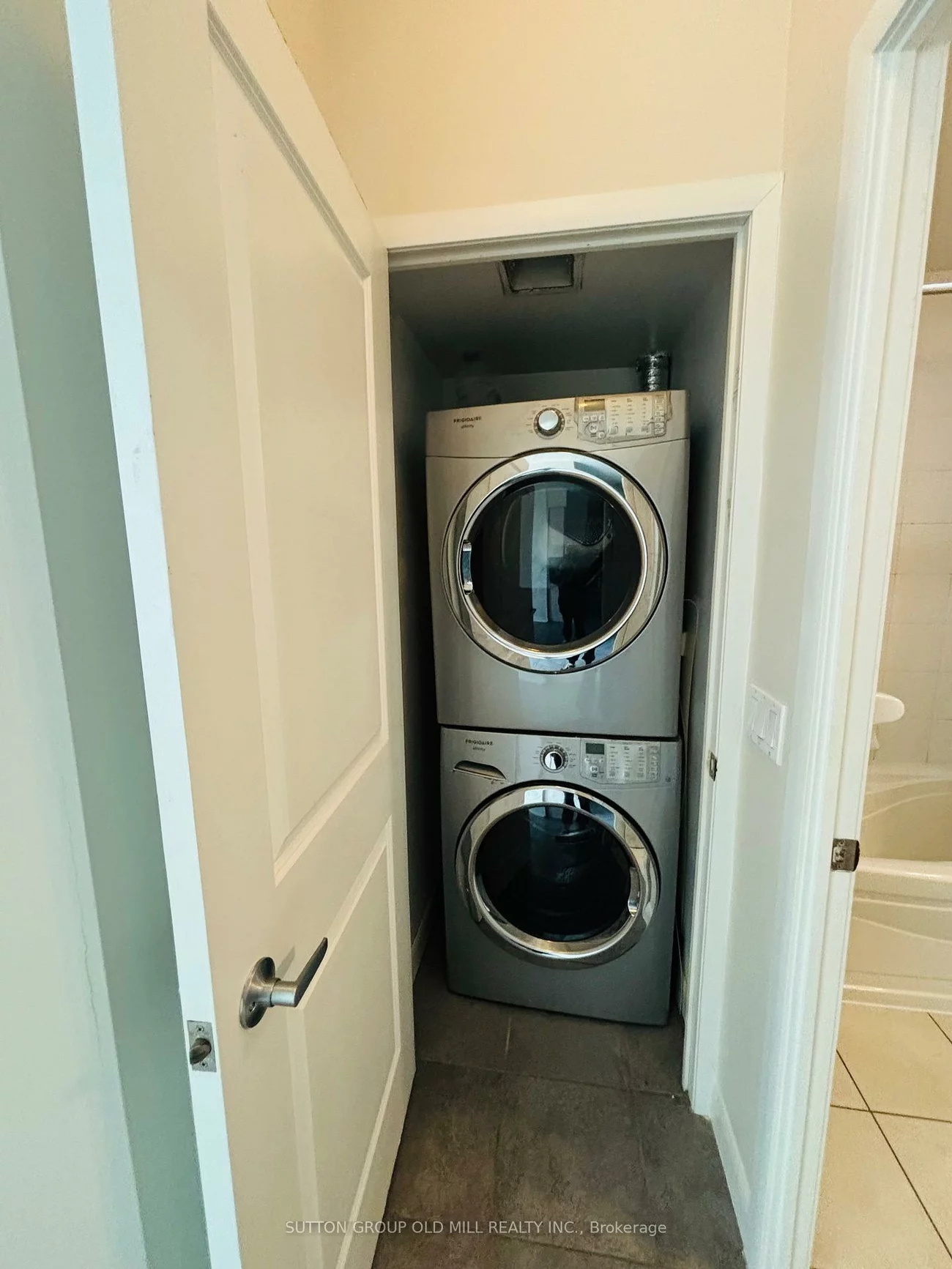 225, Sherway Gardens, Islington-City Centre West, Toronto