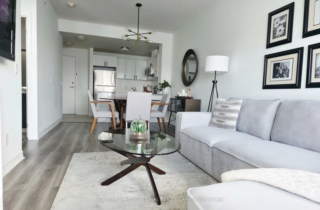 2522, Keele, Maple Leaf, Toronto