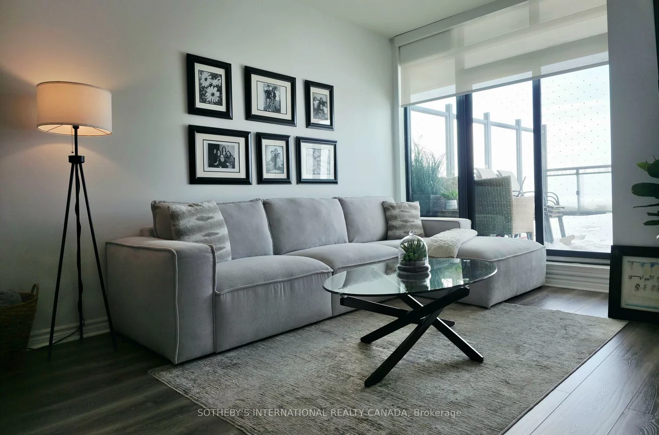 2522, Keele, Maple Leaf, Toronto