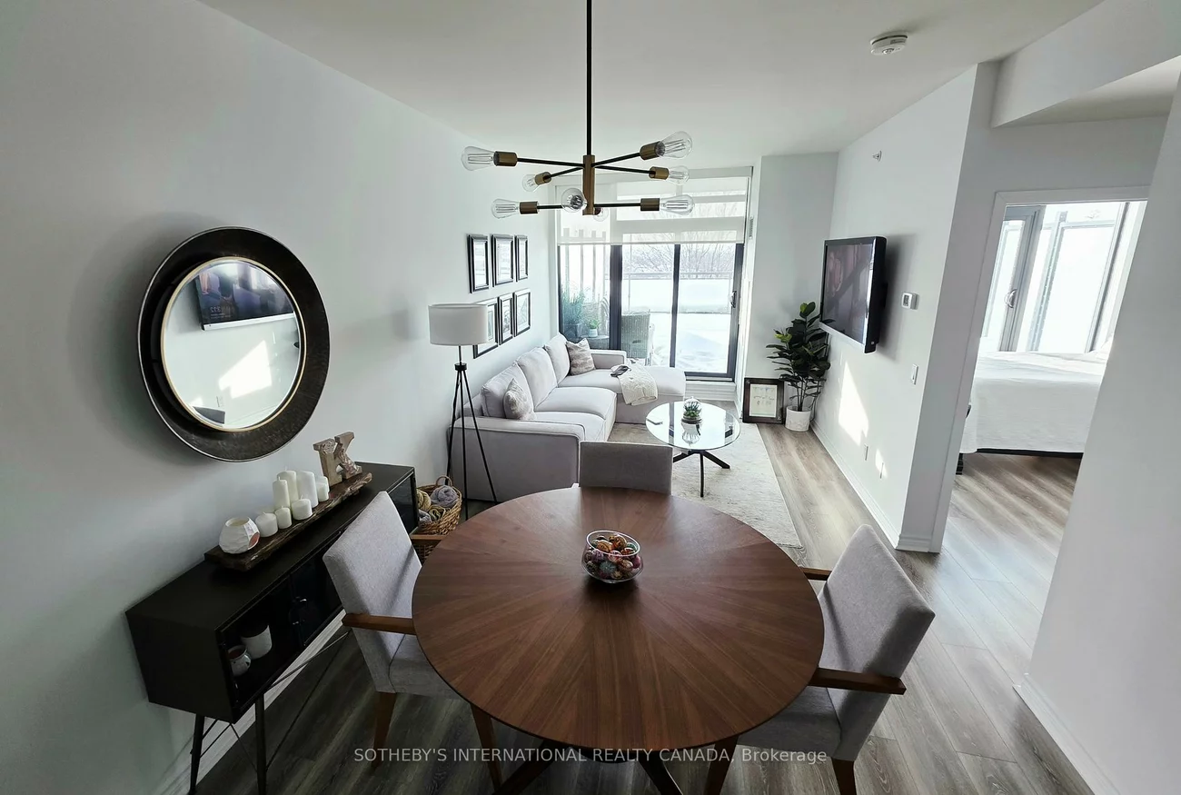 2522, Keele, Maple Leaf, Toronto