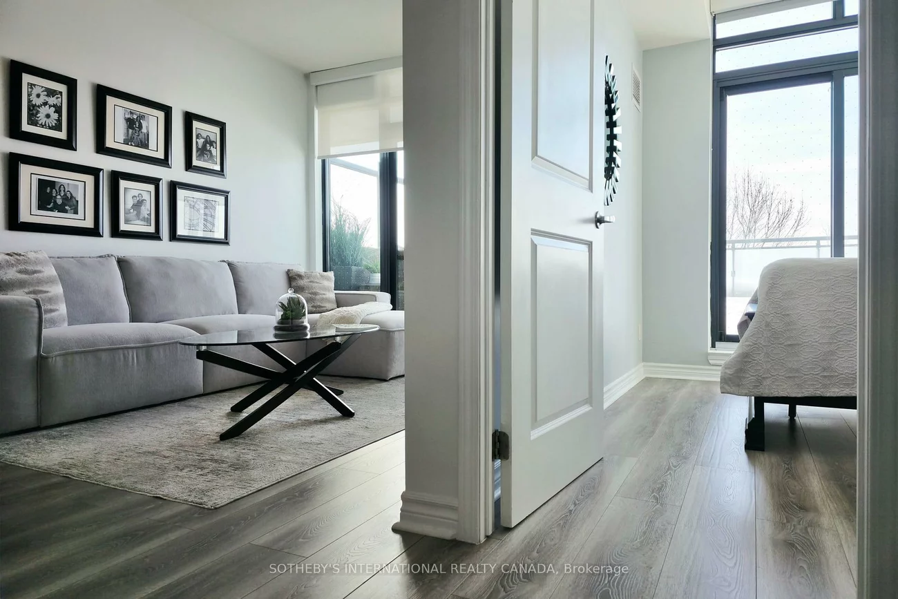 2522, Keele, Maple Leaf, Toronto