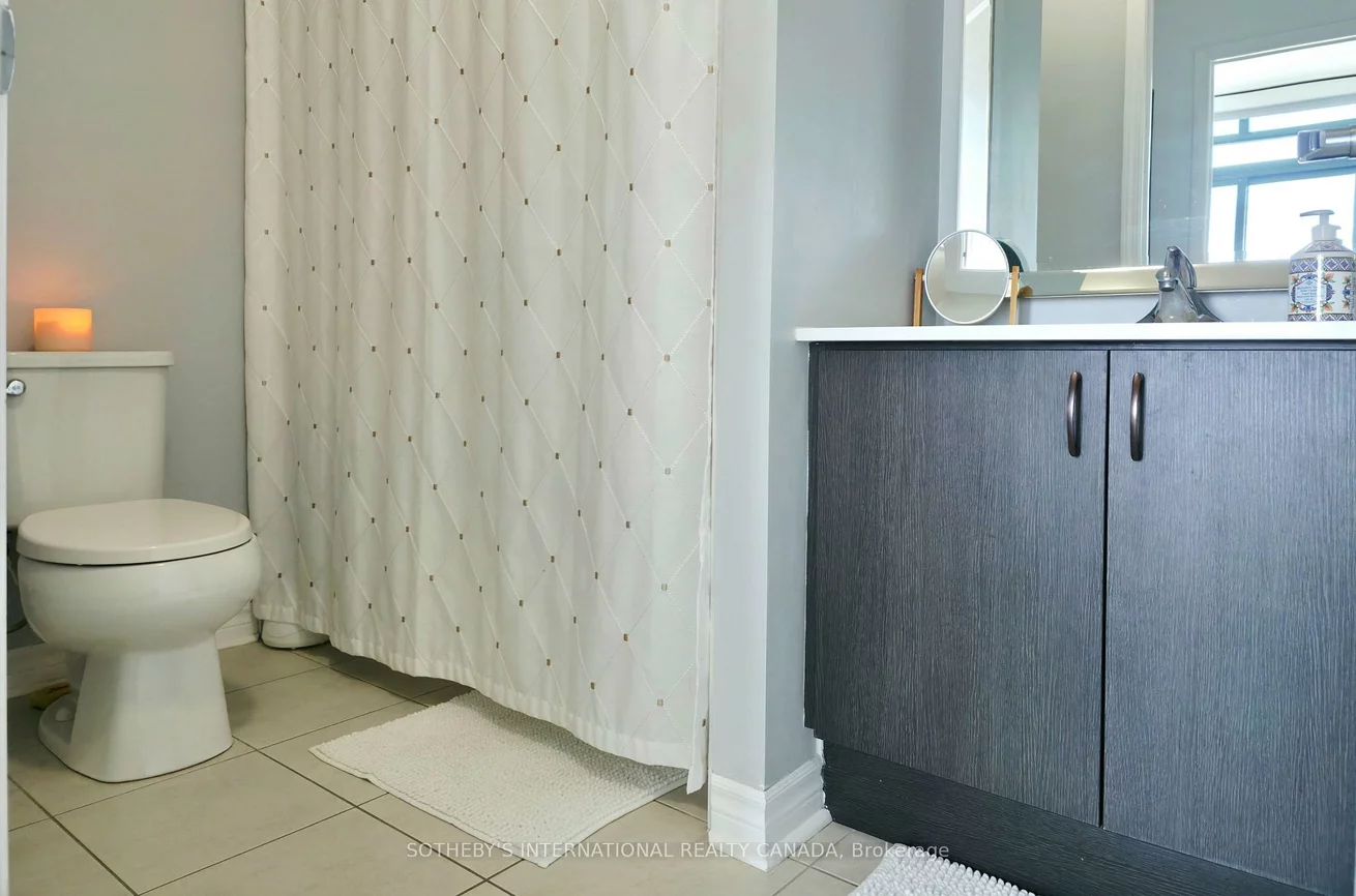 2522, Keele, Maple Leaf, Toronto