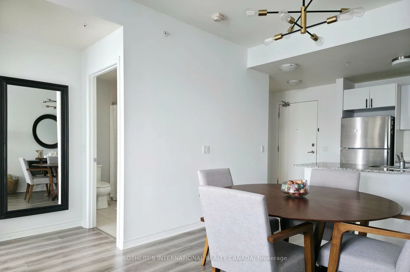 2522, Keele, Maple Leaf, Toronto