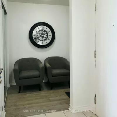 2522, Keele, Maple Leaf, Toronto