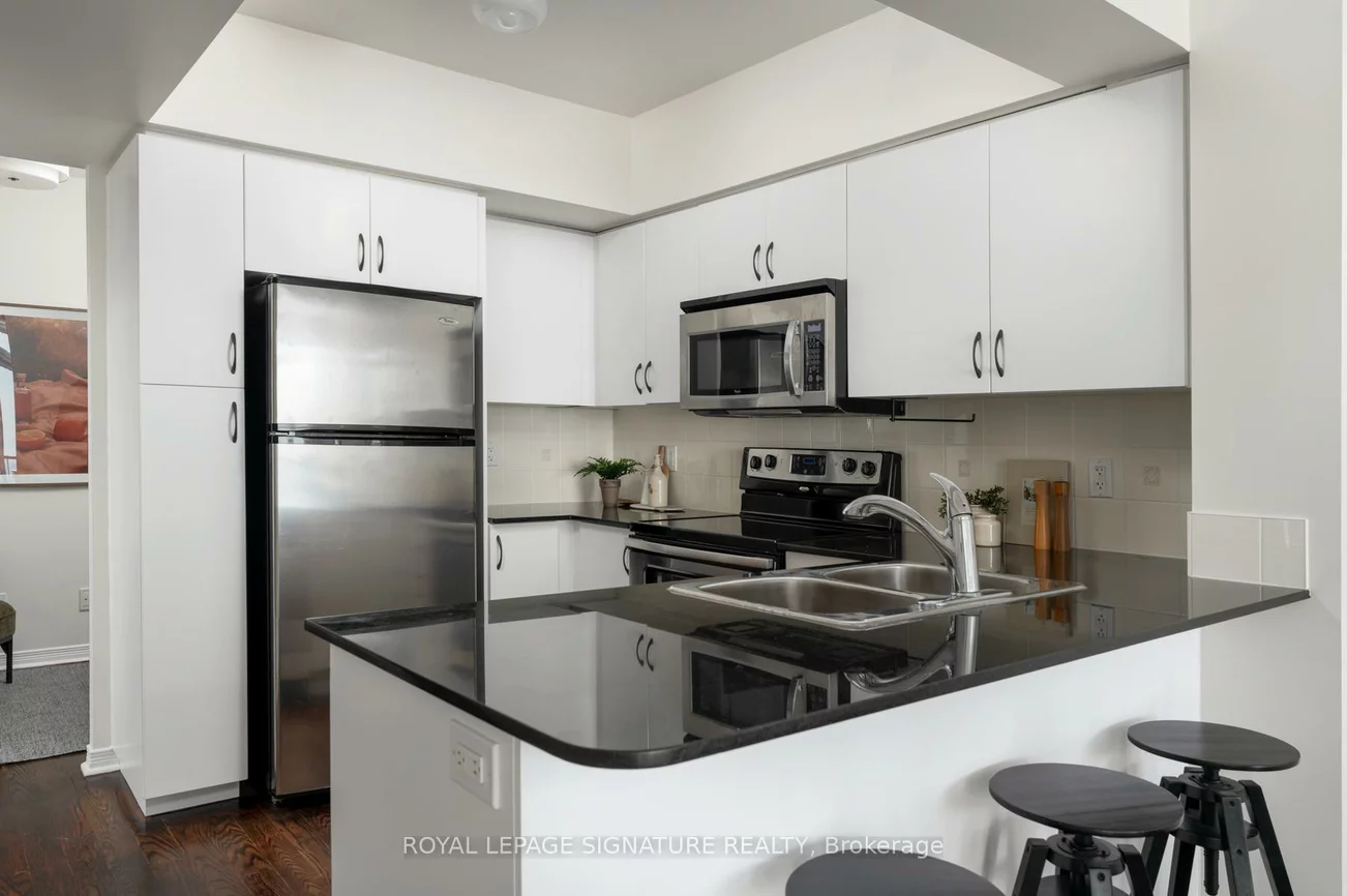 2240, Lake Shore, Mimico, Toronto