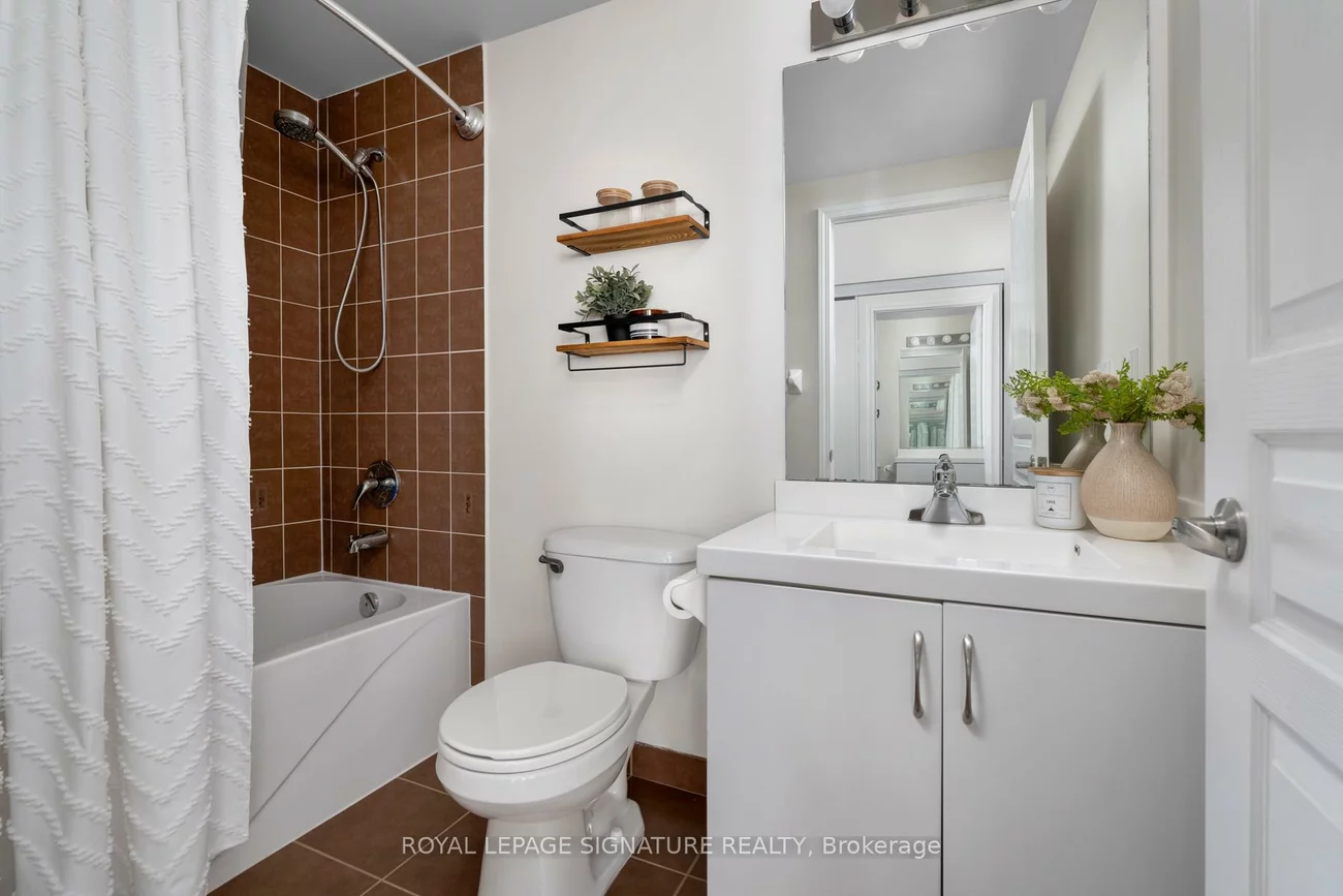 2240, Lake Shore, Mimico, Toronto