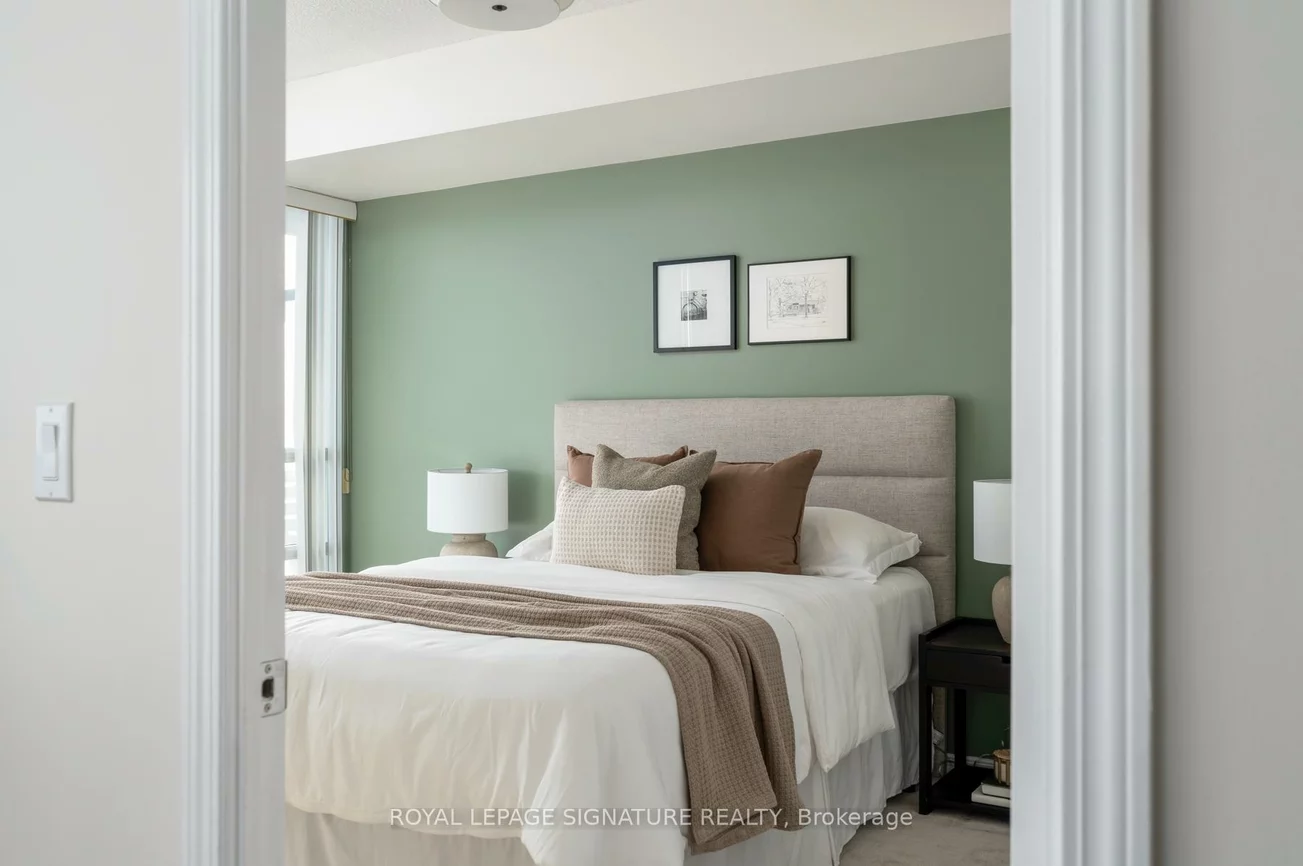 2240, Lake Shore, Mimico, Toronto