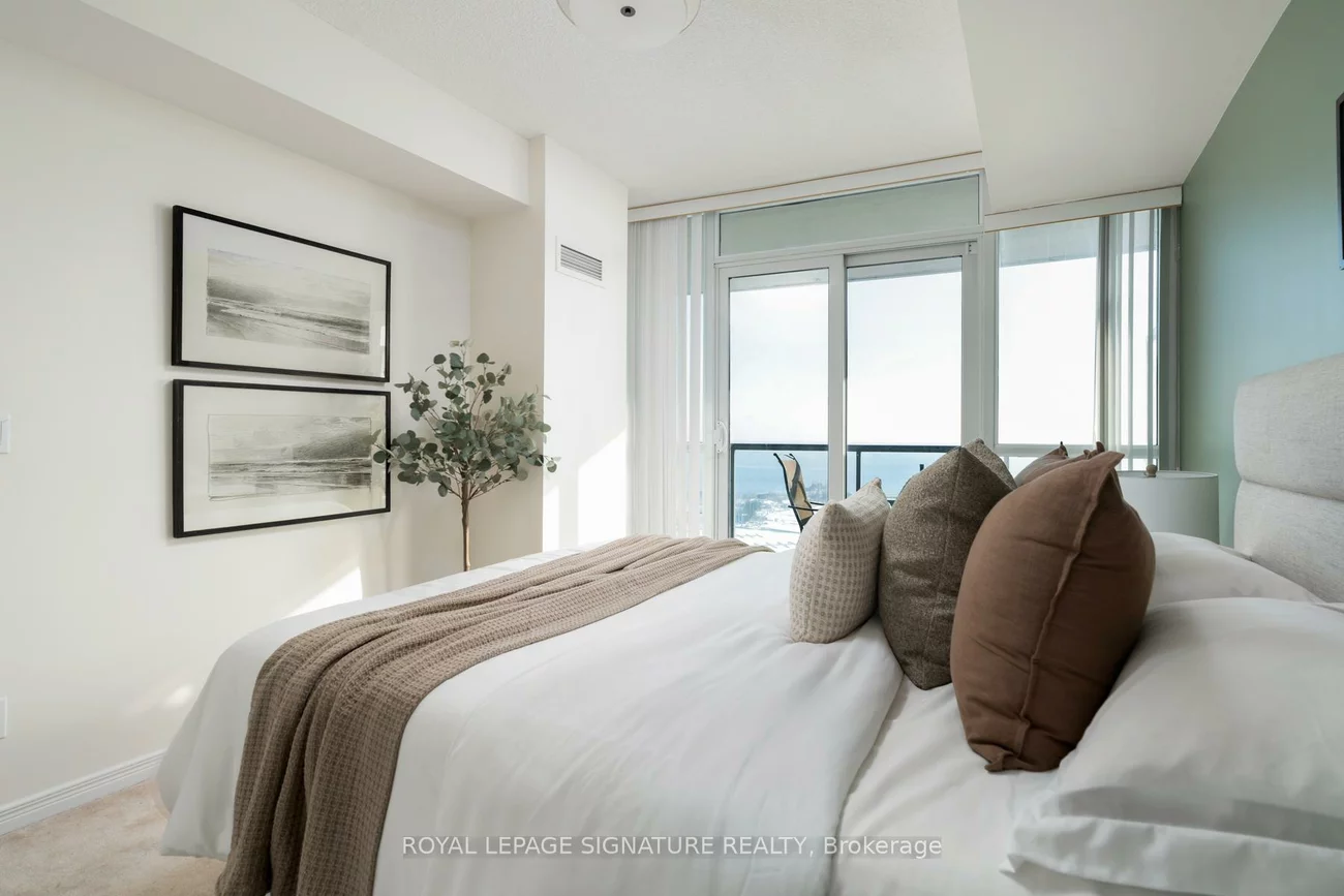 2240, Lake Shore, Mimico, Toronto