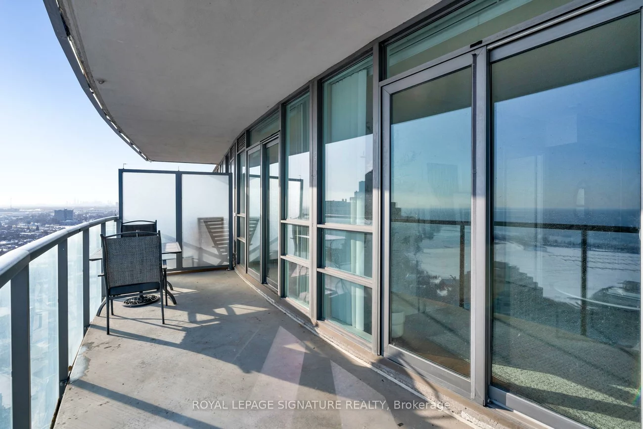 2240, Lake Shore, Mimico, Toronto