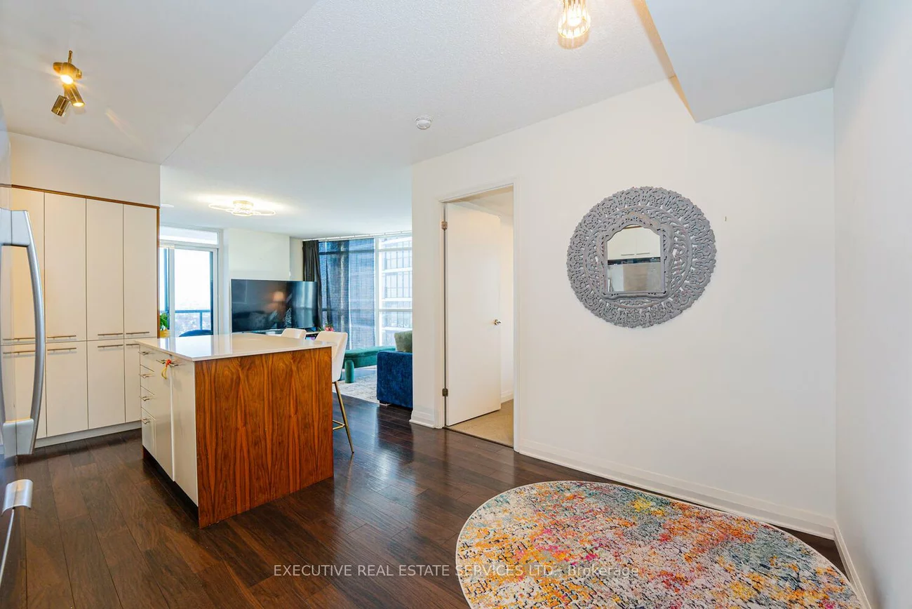 5, Valhalla Inn, Islington-City Centre West, Toronto