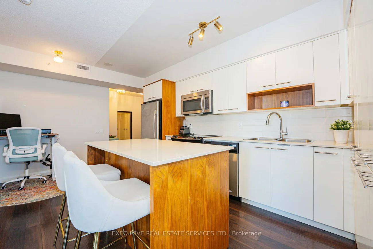 5, Valhalla Inn, Islington-City Centre West, Toronto