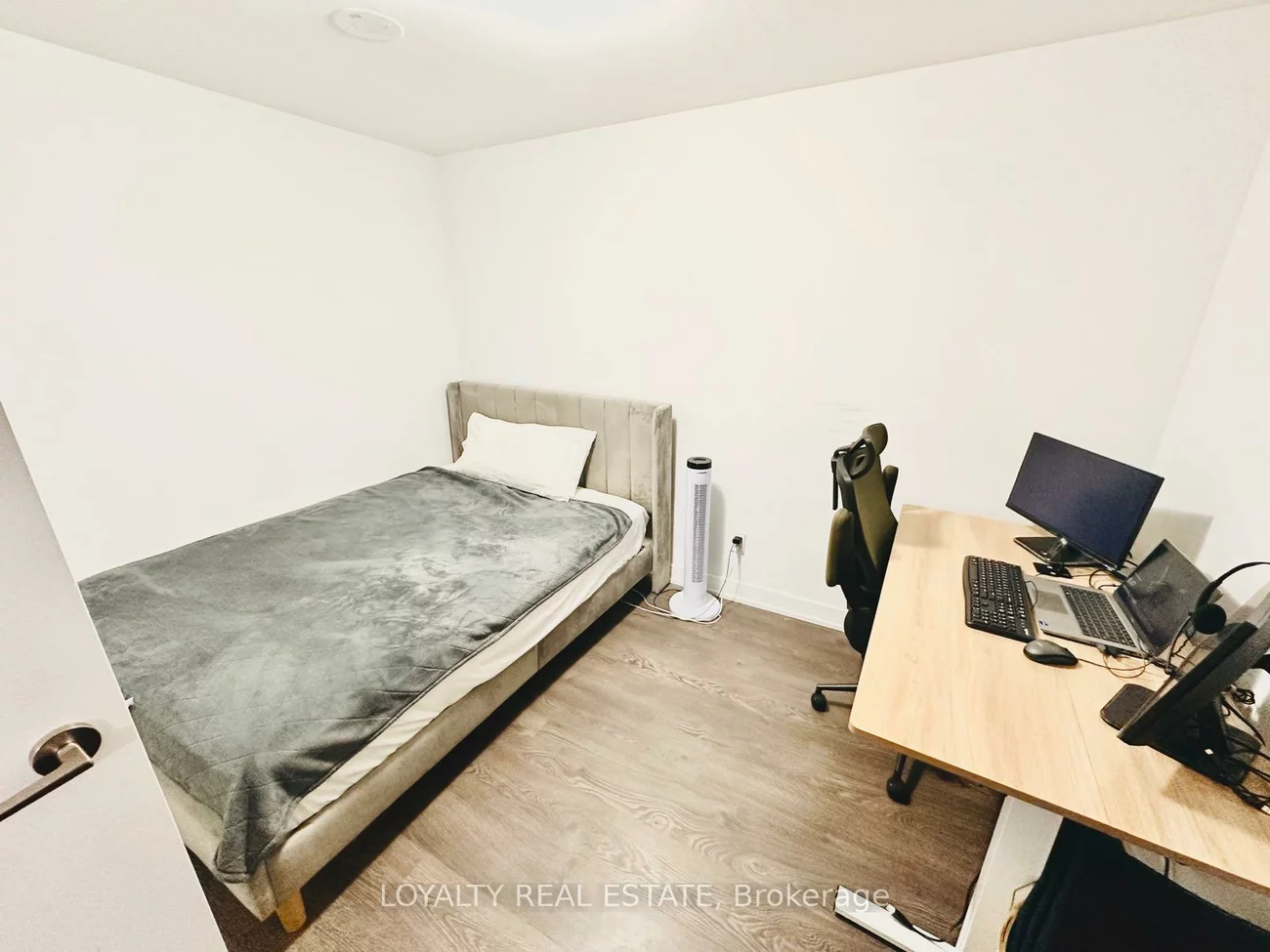 251, Manitoba, Mimico, Toronto