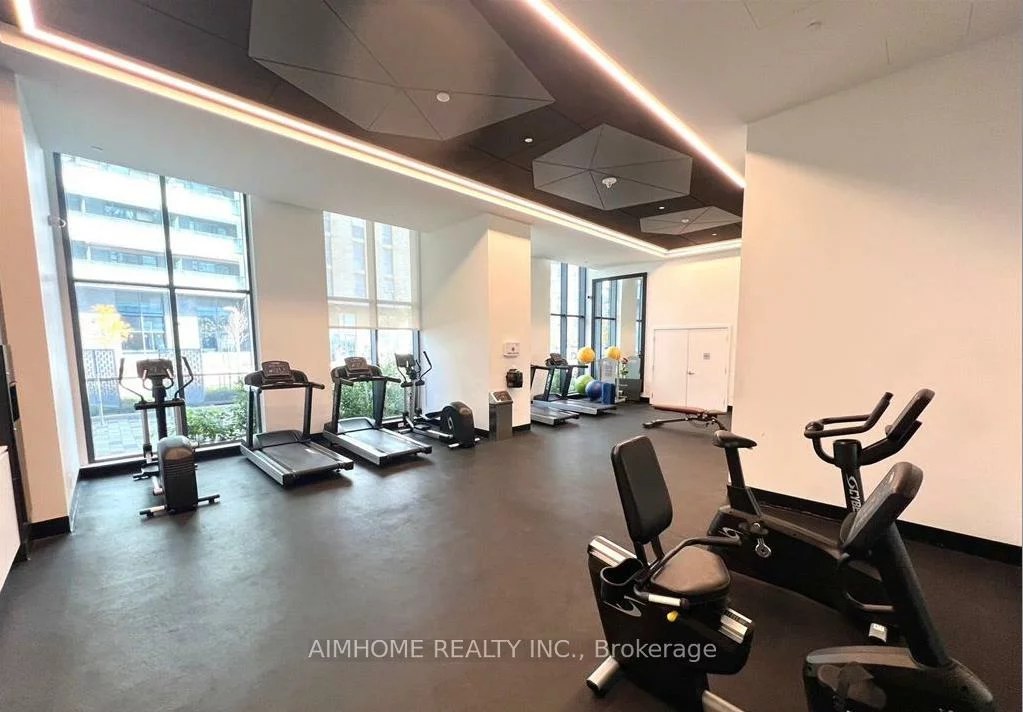 30, Samuel wood, Islington-City Centre West, Toronto