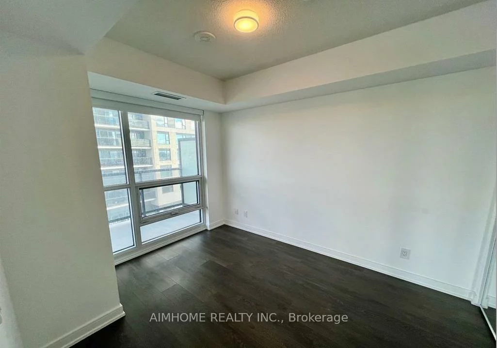 30, Samuel wood, Islington-City Centre West, Toronto