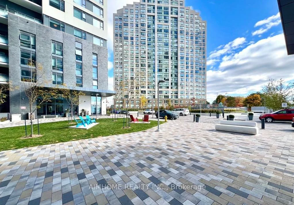 30, Samuel wood, Islington-City Centre West, Toronto