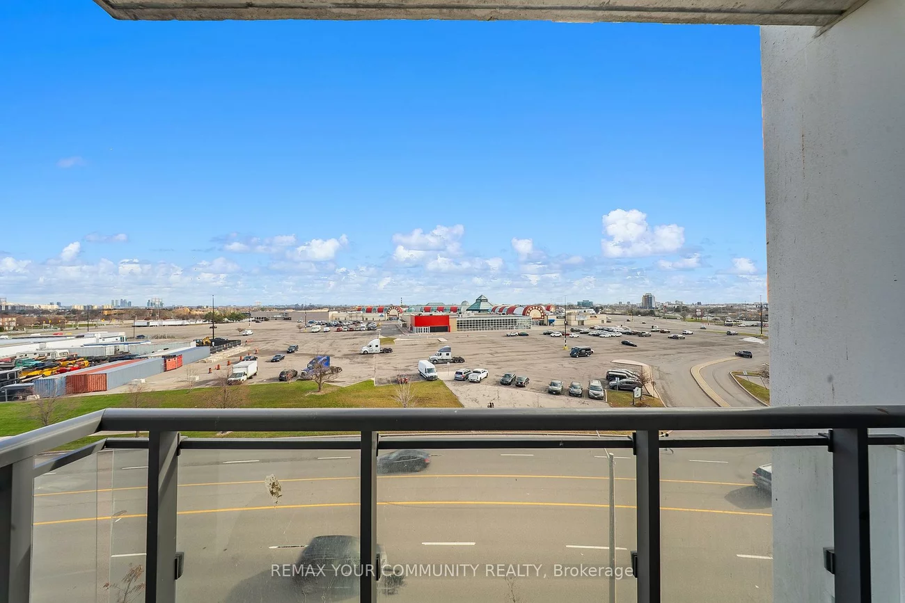 840, Queens Plate, West Humber-Clairville, Toronto
