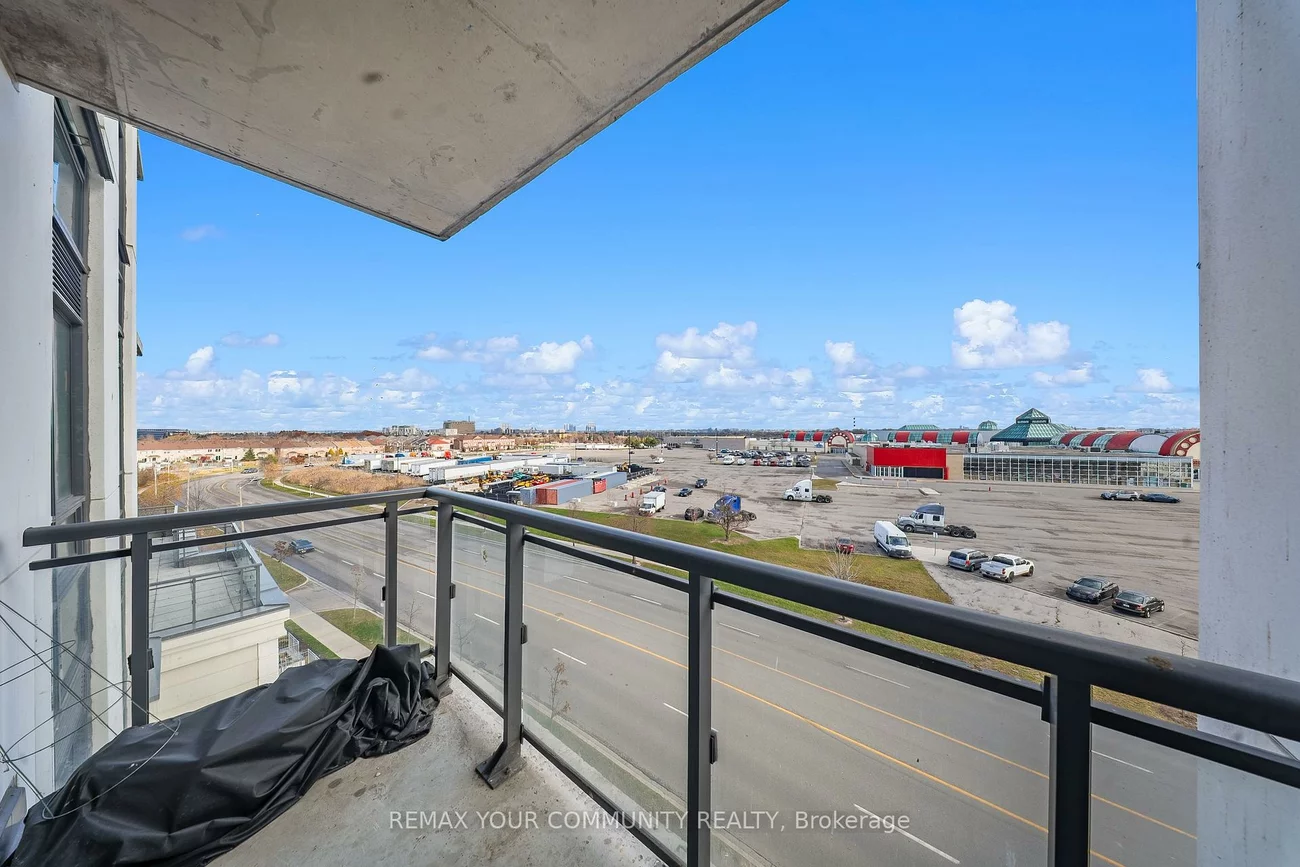 840, Queens Plate, West Humber-Clairville, Toronto