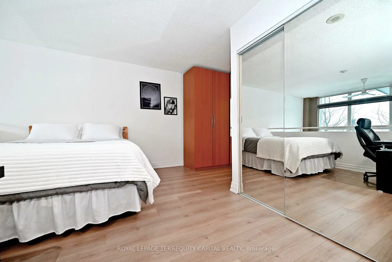 200, Manitoba, Mimico, Toronto