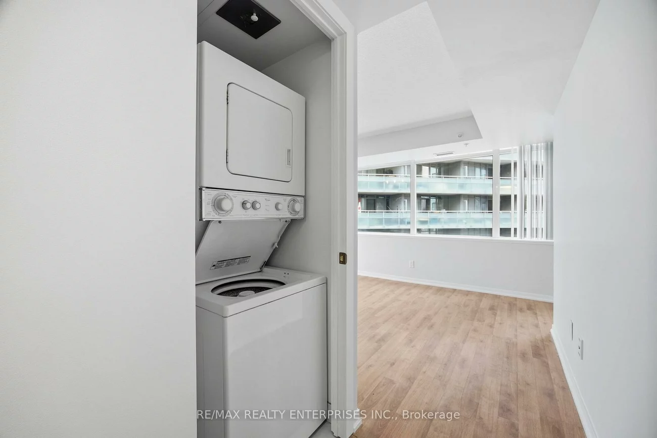 20, Joe Shuster, South Parkdale, Toronto