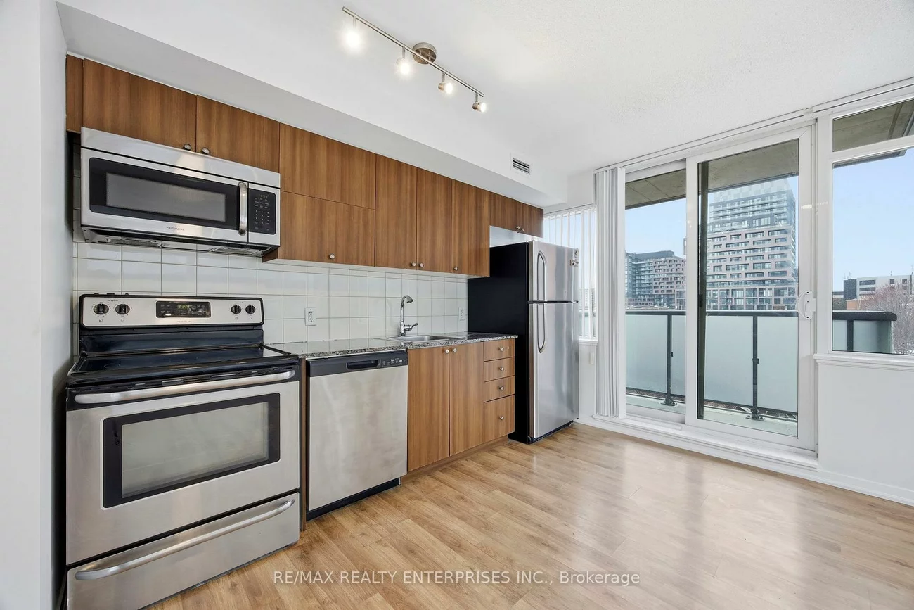 20, Joe Shuster, South Parkdale, Toronto