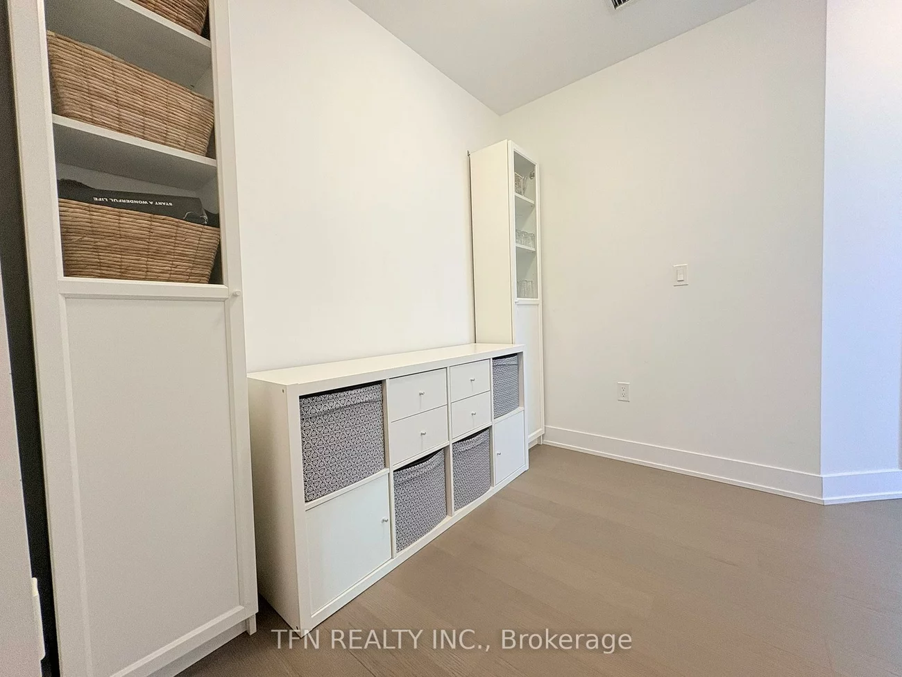 20, Shore Breeze, Mimico, Toronto