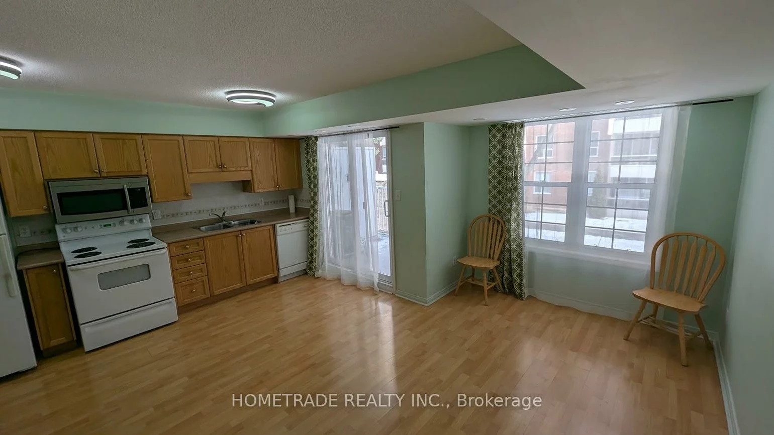 37, Four Winds, York University Heights, Toronto