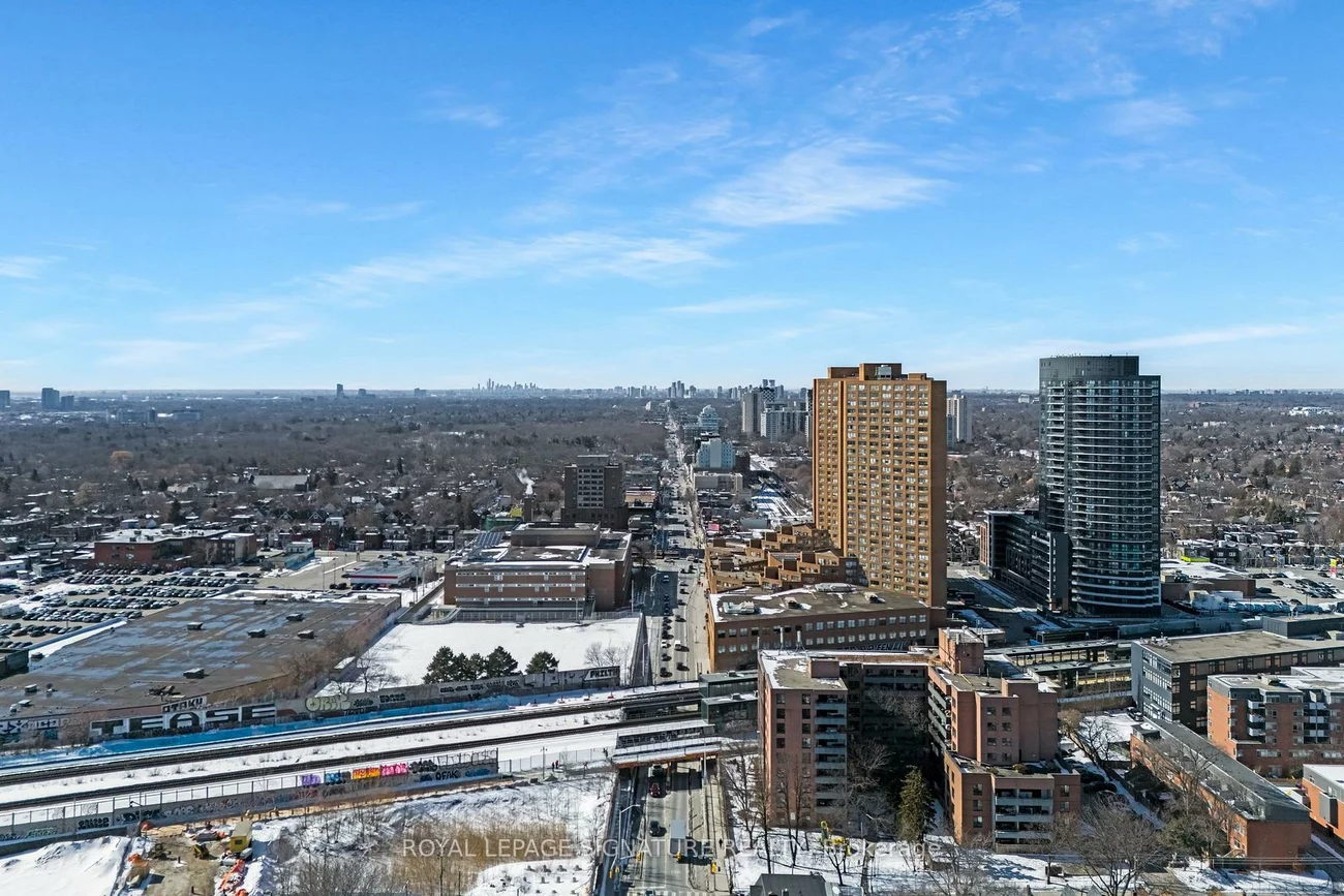 1398, Bloor, Dovercourt-Wallace Emerson-Junction, Toronto