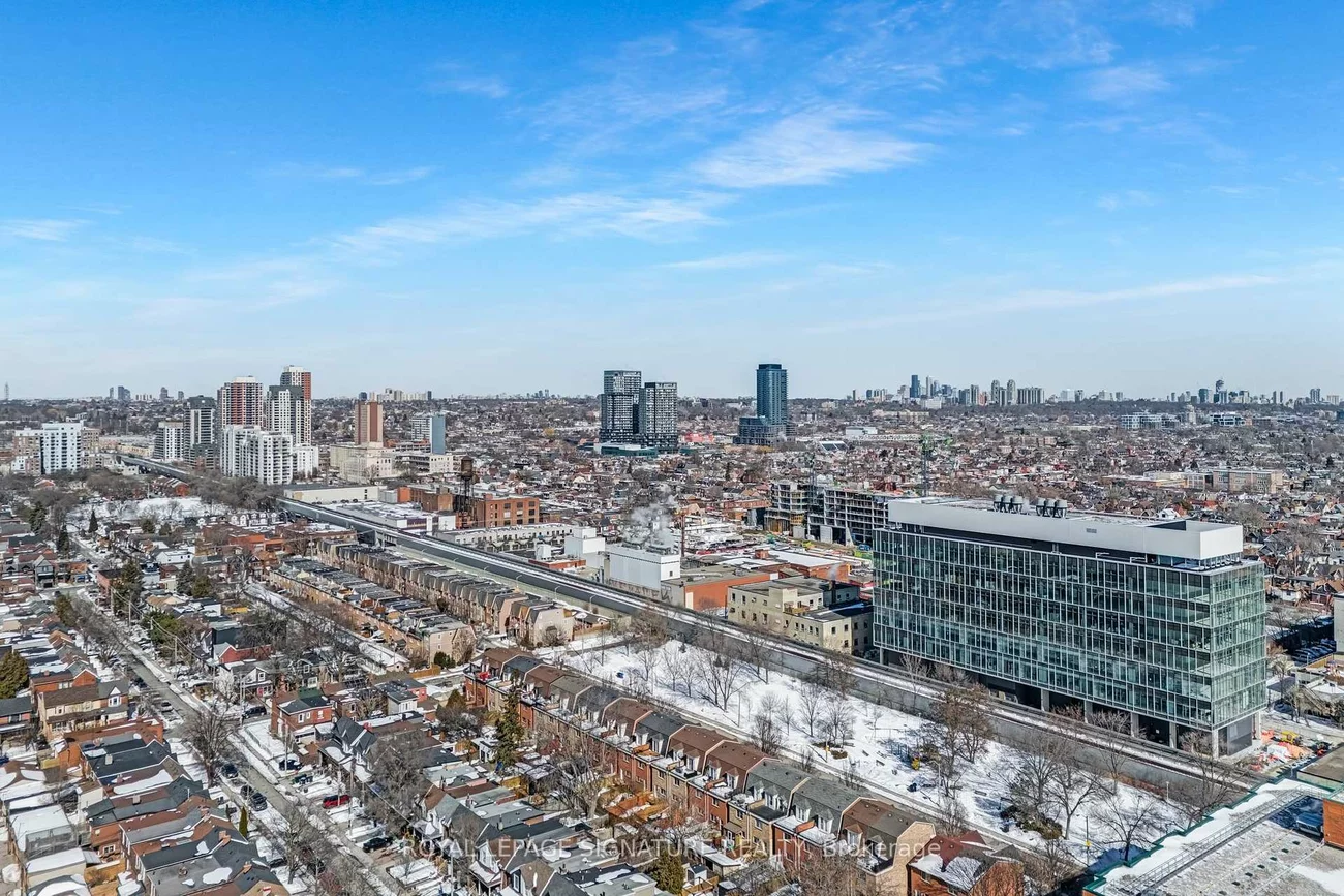 1398, Bloor, Dovercourt-Wallace Emerson-Junction, Toronto